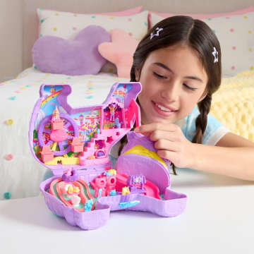 Polly Pocket Gattino Delle Feste, Playset Con 2 Mini Bambole, 23 Accessori A Sorpresa, Tra Cui Cuccioli, Festa Di Compleanno Con Giro Sulla Ruota Panoramica - Image 2 of 6
