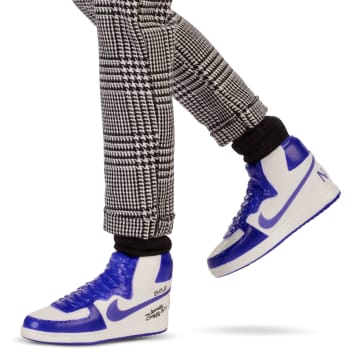 Barbie-Poupée Lebron James Kenbassadors-Avec Accessoires - Image 3 of 6