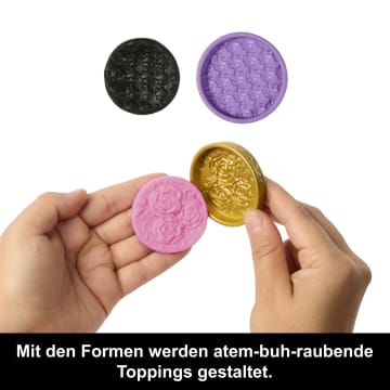 Monster High Scary Sweet Birthday Tortenset Mit Clawdeen Wolf-Puppe Und Mehr Als 20 Zubehörteilen Zum Dekorieren - Imagen 4 de 6