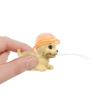 Bebek, Havuz, Kaydıraklı Köpek Kulübesi, 2 Evcil Hayvan Figürü Ve 6 Aksesuarla Barbie Köpekçikle Havuz Partisi Oyun Seti - Image 4 of 6