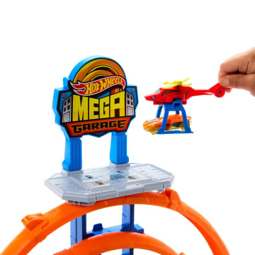 Hot Wheels City MEGA Garage, Playset Con 1 Macchinina Die-Cast E 1 Elicottero Giocattolo in Scala 1:64 - Image 5 of 6