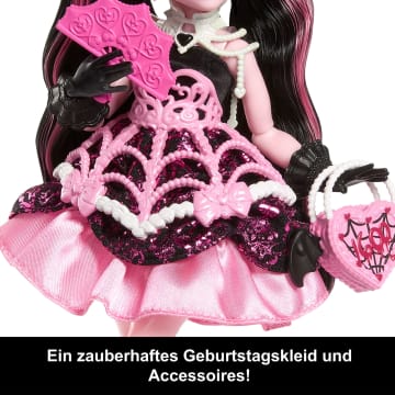 Monster High Scary Sweet Birthday Draculaura-Puppe Im Partykleid Mit Ballon Und Geschenk - Image 4 of 6