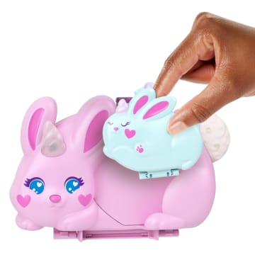 Polly Pocket 2-In-1-Bunny Fun Schatulle, Tragbares Taschen-Spielset Mit 2 Puppen Und 12 Zubehörteilen Inklusive Tieren - Image 3 of 6