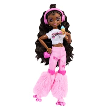 Rüya Arkadaşlar Patenci Barbie 'Brooklyn' Bebek Ile Müzik Ve Video Temalı 9 Aksesuar - Image 1 of 5