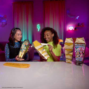 Monster High Gizemli Sırlar Havalı Pijama Partisi Temalı Sürpriz Bebekler (Stiller Çeşitlilik Gösterebilir) - Image 2 of 6