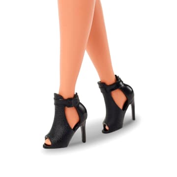 Barbie Basics Koleksiyona Uygun Bebek, Siyah Elbisesi Ve Topuklu Ayakkabılarıyla Kahverengi Saçlı Model 05 - Imagen 5 de 6