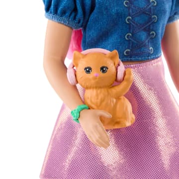 Barbie Plażowi Detektywi Daisy Lalka i akcesoria Zestaw Zabawka filmowa 3+ - Image 3 of 6