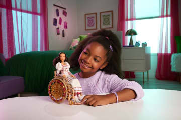 Mattel-Wicked-Poupée Nessarose Avec Tenue Et Accessoires - À Venir - Image 2 of 6