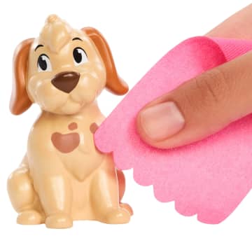 Conjunto Baña Y Cepilla Al Perrito De Disney Princesas, Con Muñeca De Moda De Bella Y Figura De Perrito Con Cambio De Color Y Accesorios - Image 4 of 6
