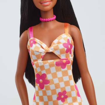 Barbie Fashionistas-Puppe Nr. 233 Mit Blumen-Midi-Karokleid Und Schwarzem Haar - Image 4 of 6