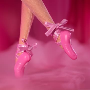 Satenimsi Pembe Tütüsüyle Koleksiyona Uygun Barbie Signature Balerin Bebek - Image 5 of 6