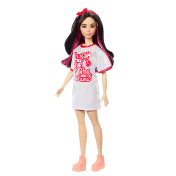 Barbie Fashionista Robe T-Shirt - Imagen 4 de 6