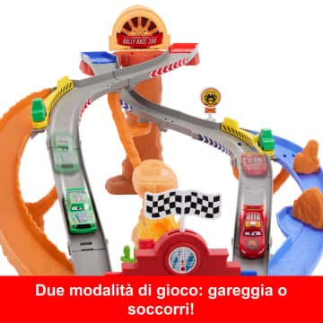 Disney E Pixar Cars Radiator Springs Sfreccia E Soccorri Circuito Per Soccorso Stradale Playset Con 4 Macchinine Giocattolo - Imagen 3 de 6