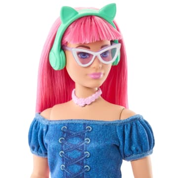 Barbie Plażowi Detektywi Daisy Lalka i akcesoria Zestaw Zabawka filmowa 3+ - Image 2 of 6