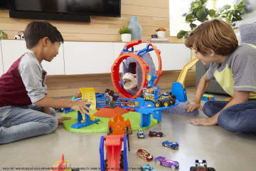 Hot Wheels Monster Trucks Twisted Tredz Vehicles Assortment - Image 2 of 6