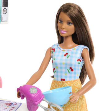 2 Bebek, Fırın Ve 15'Ten Fazla Aksesuarıyla Barbie Brooklyn Ve Malibu Pasta Yapıyor Oyun Seti - Image 4 of 6