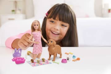 Barbie Bambola E Cuccioli Con Accessori – Vestito Rosa - Image 2 of 7