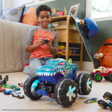 Hot Wheels Monstertrucks Mega-Wrex Alive, Schaal 1:15, Voertuig Met Afstandsbediening Op Batterijen, Met Interactief Licht En Geluid - Imagen 2 de 6