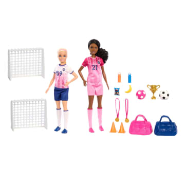 Barbie Futbol Oyun Seti, 2 Bebek 15 Aksesuar, 2 Kale, 2 Futbol Topu Ve Daha Fazlası - Image 2 of 6