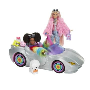 Barbie Extra Puppen, Fahrzeug und Zubehör - Image 1 of 6