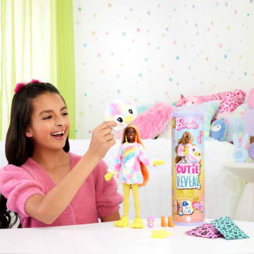 Barbie Cutie Reveal Serie Color Dream, Pinguino, Bambola E Accessori, 10 Sorprese - Image 2 of 5