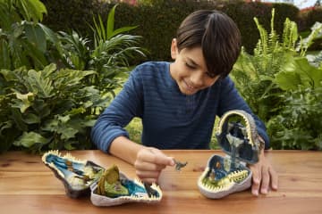 Jurassic World Rebirth, Kleines Abenteuer-Spielset in Form Eines Spinosaurus-Kopfes, Interaktive Funktionen Und Figuren - Image 2 of 6