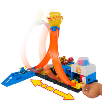 Hot Wheels Polis İstasyonu Oyun Seti, 1:64 Ölçekli Oyuncak Polis Arabası Ve Ayarlanabilir Pist Çemberi - Imagen 2 de 6
