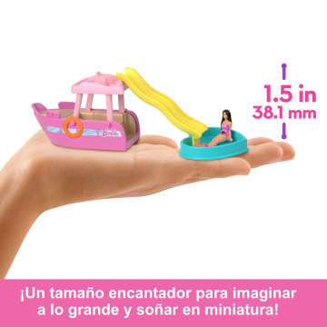 Conjunto De Muñeca Y Vehículo De Mini Barbieland De Barbie Con Muñeca De 3,81 Cm Y Dream Boat Con Cambio De Color - Imagen 4 de 6