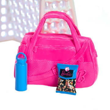 Barbie Futbol Oyun Seti, 2 Bebek 15 Aksesuar, 2 Kale, 2 Futbol Topu Ve Daha Fazlası - Image 5 of 6