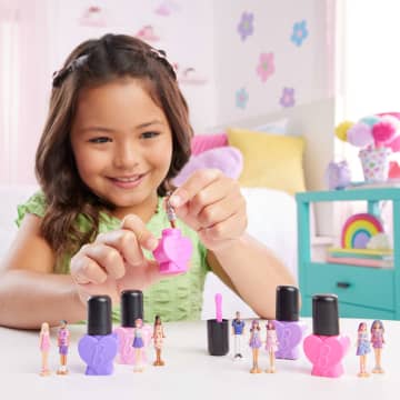 Mini Barbieland Fashionistas Κούκλες, Κούκλες 3,8 Εκ. Σε 'Βερνίκι Νυχιών', Αποκάλυψη-Έκπληξη (Τα Σχέδια Μπορεί Να Διαφέρουν) - Bild 2 von 4