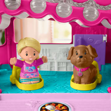 Fisher-Price Little People Barbie Kleine Droomcamper Rv Speelset Met Licht En Geluid, 2 Figuren - Imagen 4 de 5