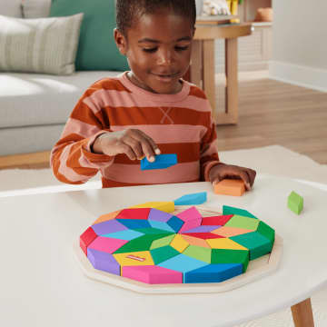 Fisher-Price Geometrische Houten Mandala Puzzel Voor Peuters En Kinderen, 40 Houten Stukken - Imagen 2 de 6