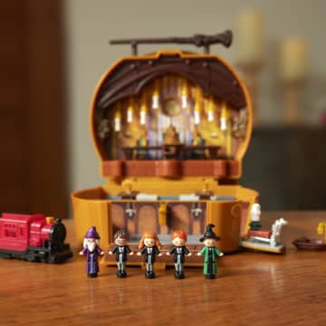 Estuche De Harry Potter Para Coleccionistas Con Conjunto De Juego Y Muñecos De Polly Pocket - Imagen 3 de 6