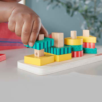 Fisher-Price Houten Vormstapelaar Sorteerspeeltje Voor Peuters, 13 Stukken - Imagen 3 de 6