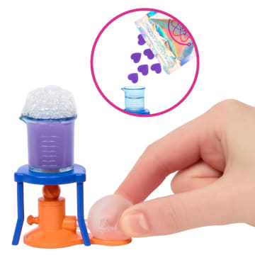 Bilim Uzmanı Barbie Ve Aksesuarları, Laboratuvar Masası Ve Renk Değiştiren Aksesuarlarıyla Sarışın Bebek - Image 4 of 6