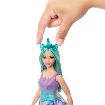 Barbie Eenhoornpoppen Met Fantasiekapsel, Outfits Met Kleurverloop En Accessoires in Eenhoornstijl - Imagen 2 de 6