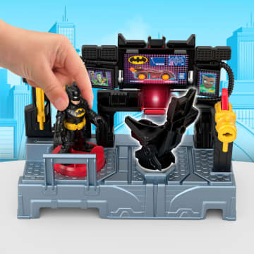 Imaginext DC Super Friends Bat Komuta Merkezi, Işıklı Oyun Seti Ve Batman Figürü - Image 2 of 6