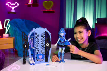 Monster High Segreti Da Brivido Misteri Mostruosi Playset, Abbey Bominable Bambola Con Oltre 19 Sorprese - Image 2 of 6