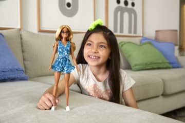 Barbie Fashionistas Puppe Im Tie Dye Jumpsuit - Image 2 of 6