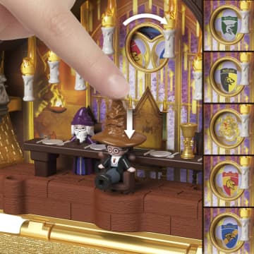 Estuche De Harry Potter Para Coleccionistas Con Conjunto De Juego Y Muñecos De Polly Pocket - Image 5 of 6