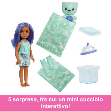 Barbie Chelsea Pop Reveal Serie Bubble Tea, Bambola In Una Confezione Ispirata Alle Scatole Da Tè Con 5 Sorprese, Profumata (I Modelli Possono Variare) - Image 5 of 5