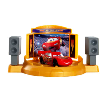 Conjunto De Juego Pista De Acrobacias Y Saltos Copa Pistón De Disneypixar Cars Y Coche De Juguete De Rayo Mcqueen - Image 4 of 5