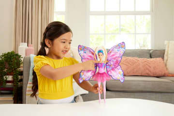 Barbie Dans- En Fladderpop Met 2-In-1 Verandering Van Danseres Naar Vlinder, Paars Haar - Image 2 of 6