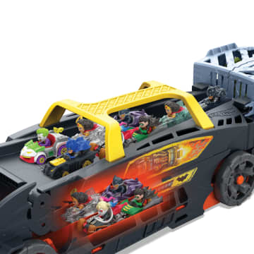 Hot Wheels Racerverse Batman's Escape Chase Track Set, Vehicle Transforms Into 3-Lane Racetrack With 2 Die-Cast Toy Cars - Image 3 of 6