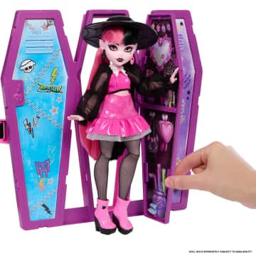 12'Den Fazla Aksesuar Ve Sürpriz Dönüşümler Içeren Monster High Draculaura'nın Gizli İksir Odası Oyun Seti - Image 5 of 6