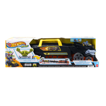 Hot Wheels Racerverse Batman's Escape Chase Track Set, Vehicle Transforms Into 3-Lane Racetrack With 2 Die-Cast Toy Cars - Image 6 of 6