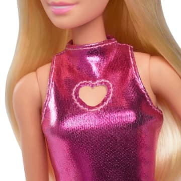 Barbie Fashionistas-Puppe Nr. 230 in Rosa Metallic-Minikleid Mit Herzförmiger Aussparung, Blondes Haar - Image 4 of 6