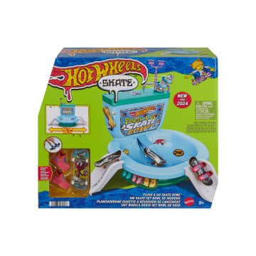 Hot Wheels Skate Flush & Go Skate Bowl Fingerboard Set With 1 Exclusive Board & Pair Of Removable Skate Shoes - Image 1 of 3