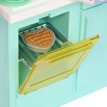 2 Bebek, Fırın Ve 15'Ten Fazla Aksesuarıyla Barbie Brooklyn Ve Malibu Pasta Yapıyor Oyun Seti - Image 2 of 6
