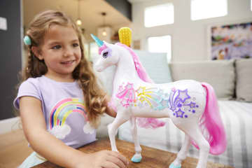 Barbie Dreamtopia Unicornio Magico para las munecas GFH60 MATTEL